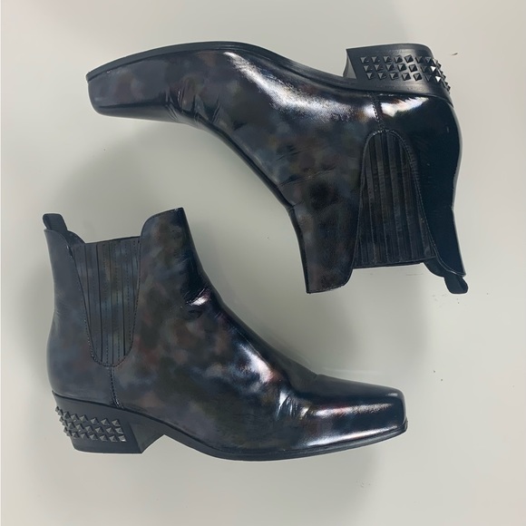 Donald J. Pliner Milann Ankle Bootie size 9.5 - Picture 3 of 10